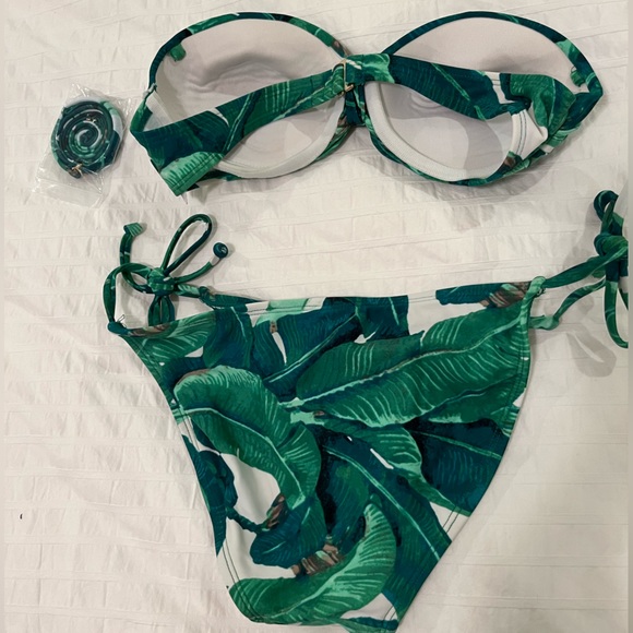 Banana Leaf Bikini - Picture 3 of 4